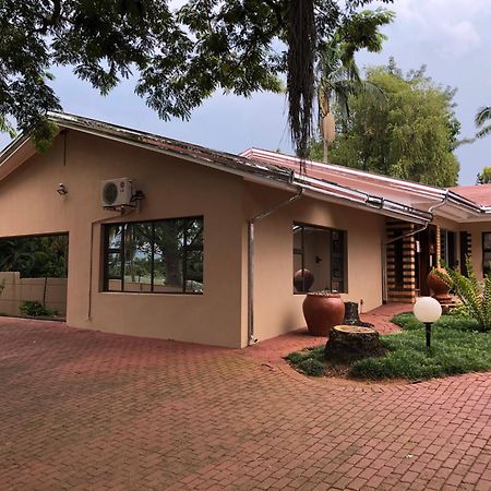Tzaneen Guest House エクステリア 写真
